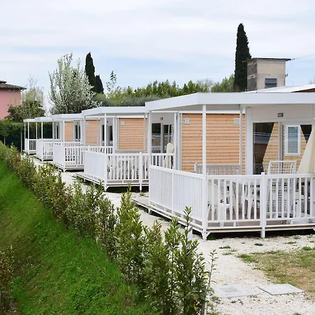 Club Del Sole Desenzano Boutique Ξενοδοχείο με διαμερίσματα 4*