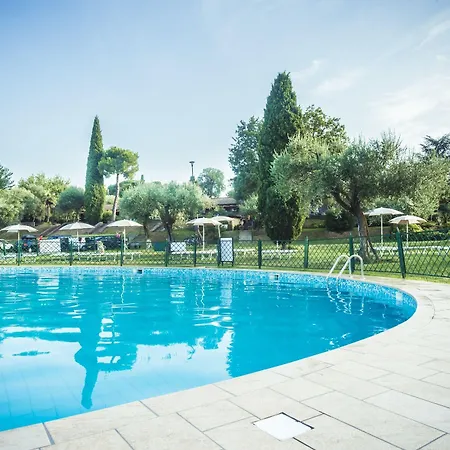 Club Del Sole Desenzano Boutique Ξενοδοχείο με διαμερίσματα Ντεζεντσάνο ντελ Γκάρντα
