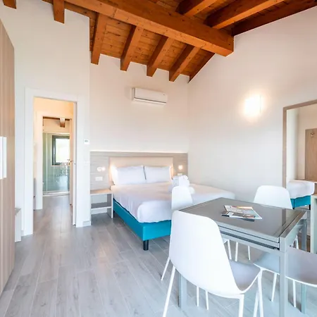Ξενοδοχείο με διαμερίσματα Club Del Sole Desenzano Boutique 4*
