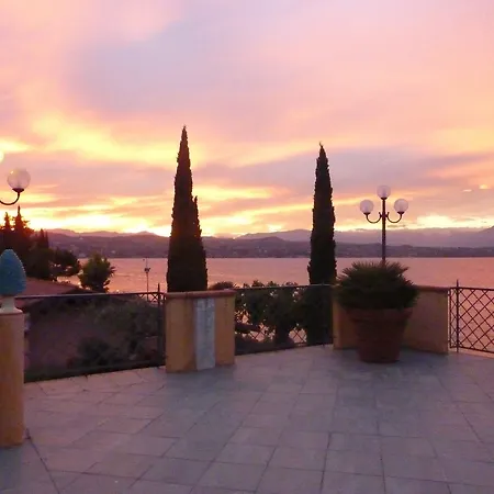 Club Del Sole Desenzano Boutique Ξενοδοχείο με διαμερίσματα Ντεζεντσάνο ντελ Γκάρντα
