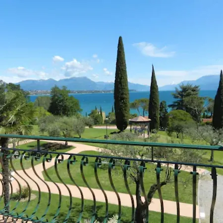 Club Del Sole Desenzano Boutique Ξενοδοχείο με διαμερίσματα Ντεζεντσάνο ντελ Γκάρντα