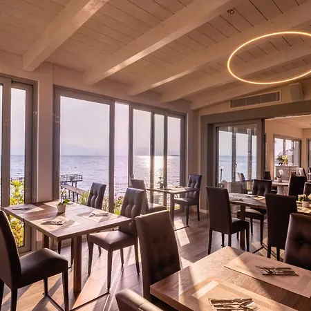 Club Del Sole Desenzano Boutique 4*