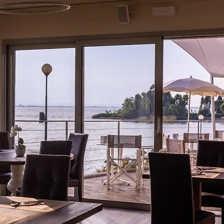 Club Del Sole Desenzano Boutique 4* Ντεζεντσάνο ντελ Γκάρντα