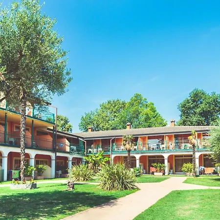 Club Del Sole Desenzano Boutique Apart Otel 4*